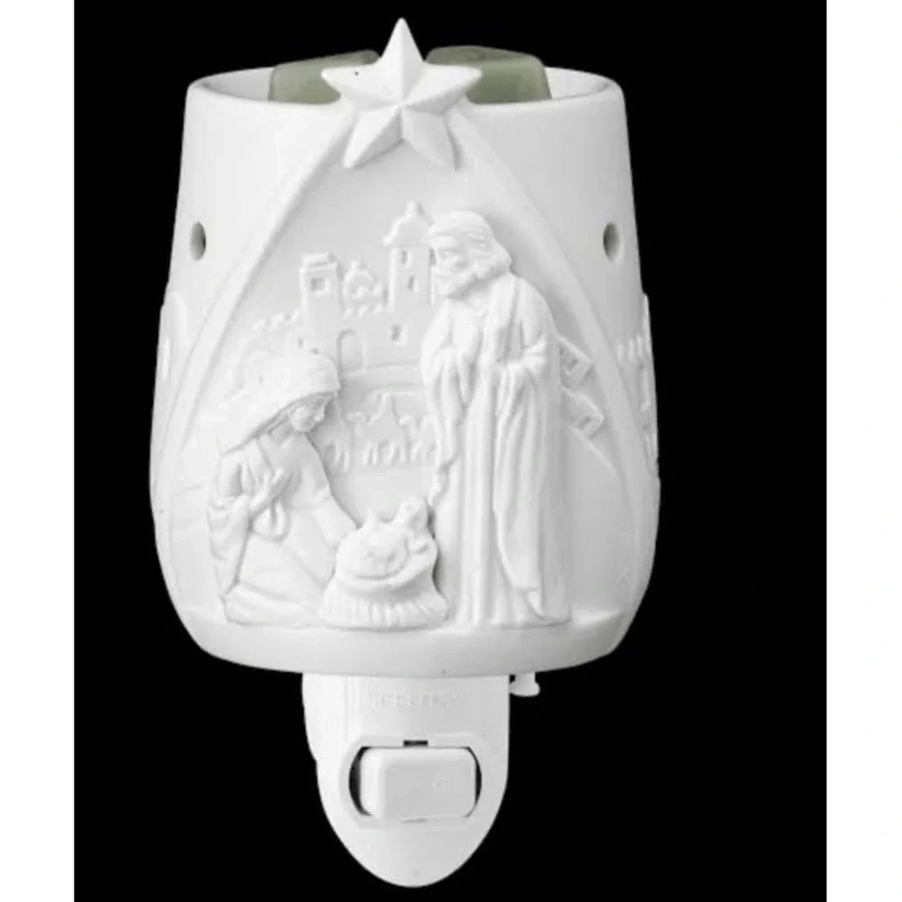 NEW Nativity Scene Scentsy Plug-in mini warmer. Ceramic Christmas Decor